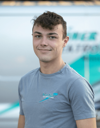NICLAS MEYENSCHEINAusbildung: 2022 - 2026